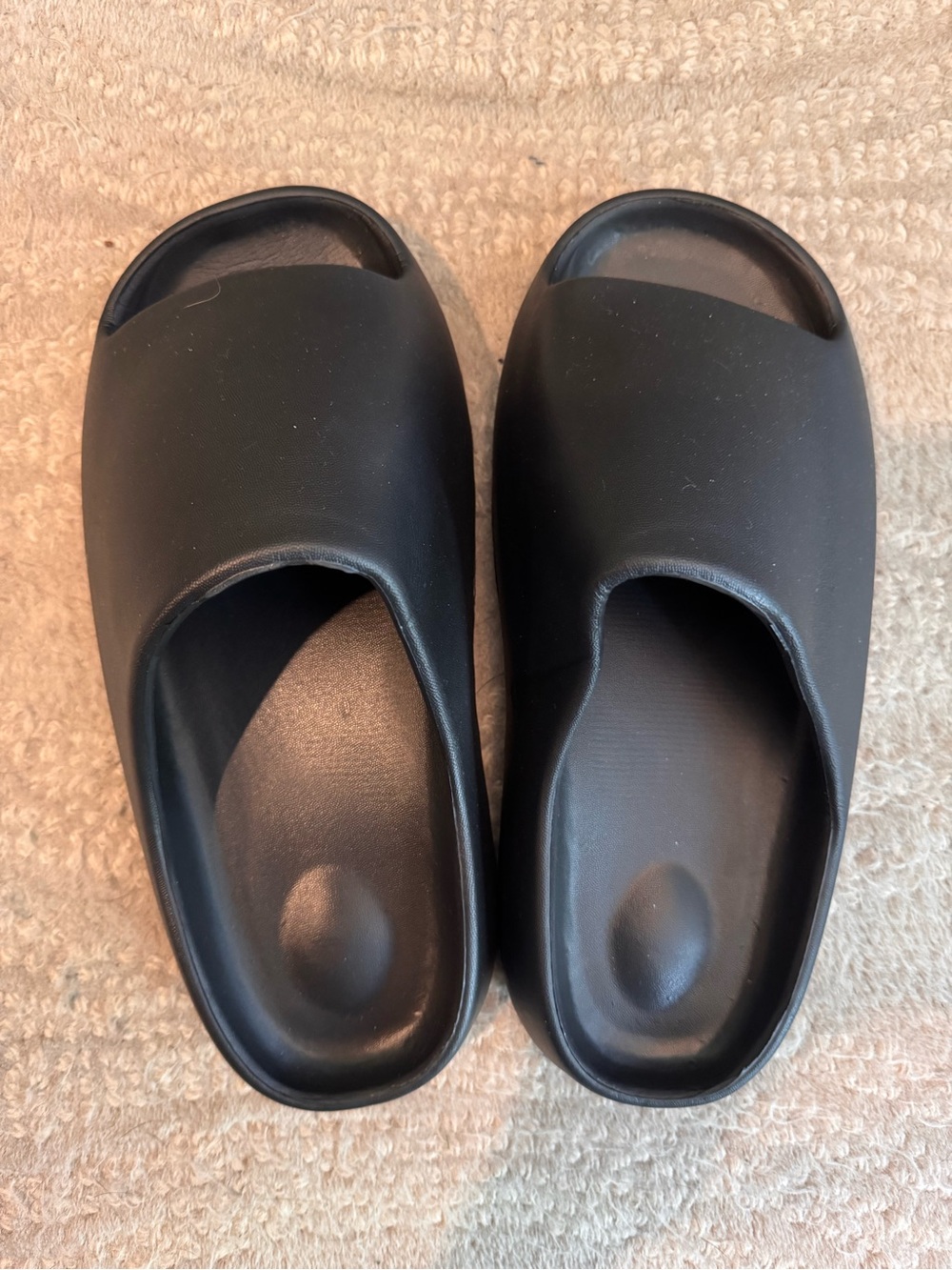 BN Minimal Black Slide Sandals eu 42-43 fit like women 10 boys 8